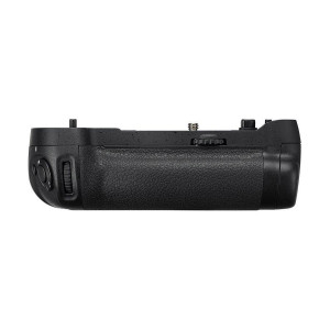 NIKON vertikalni ročaj MB-D17 za D500
