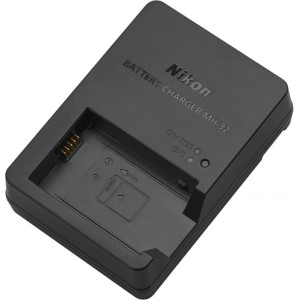 NIKON aku polnilec MH-32